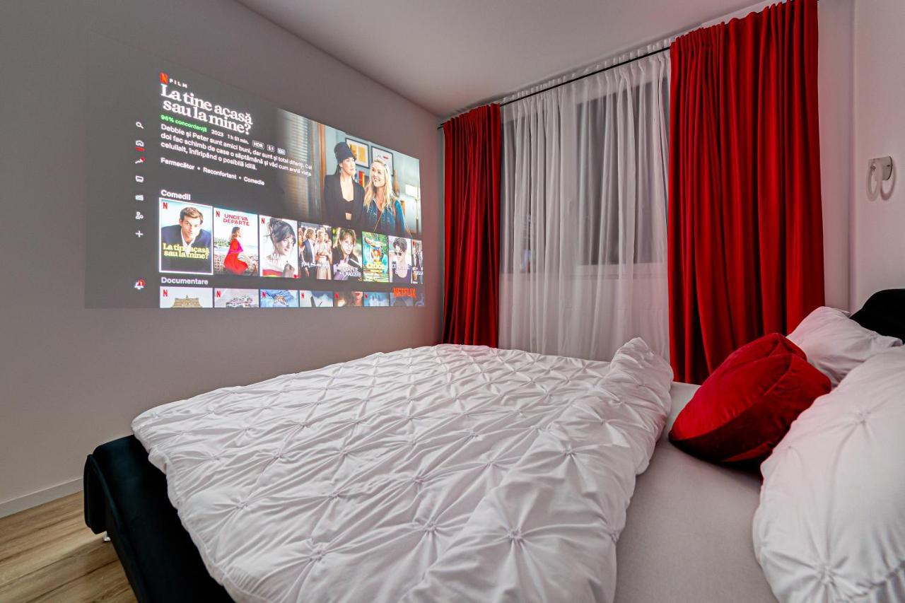 Ferienwohnung Ari Cinema Apartament With 2M Videoproiector Arad Exterior foto