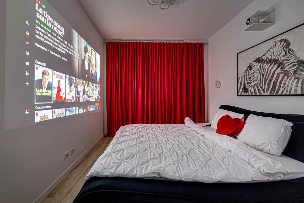 Ferienwohnung Ari Cinema Apartament With 2M Videoproiector Arad Exterior foto